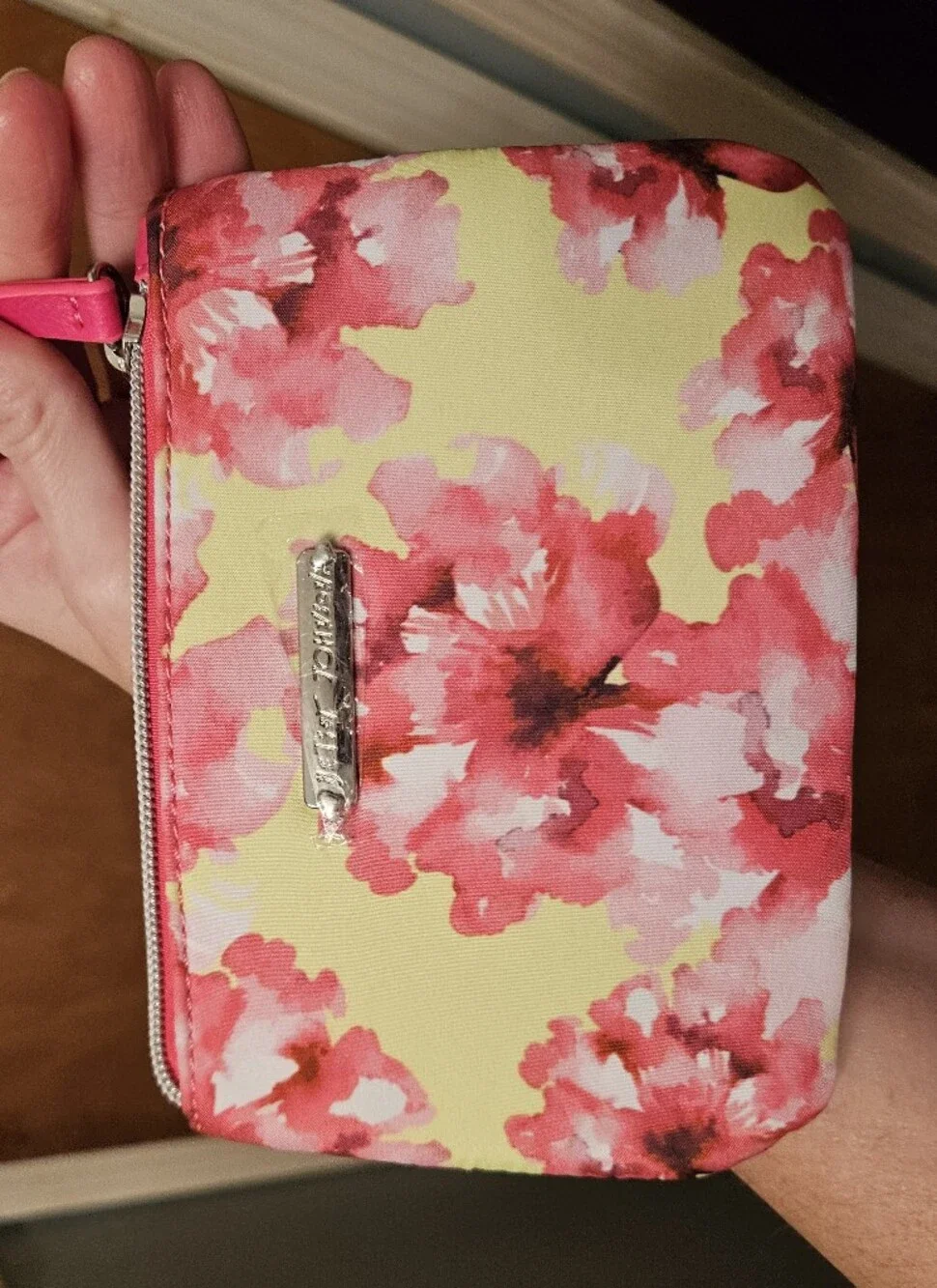 Betsey Johnson NWOT Zipper Pouch